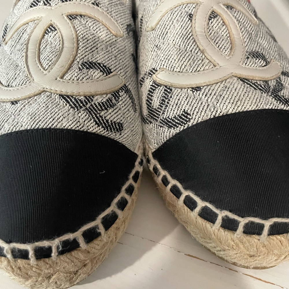Chanel Women's Espadrilles - Black and Cream - Picture 5 of 6
